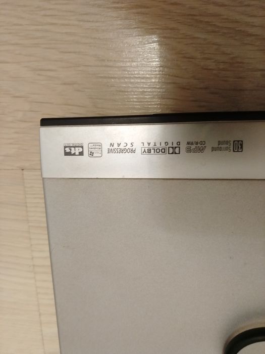 DVD програвач LG ds563x