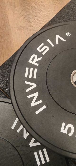 Discos olímpicos pretos 5kg da marca INVERSIA FITNESS (PAR)