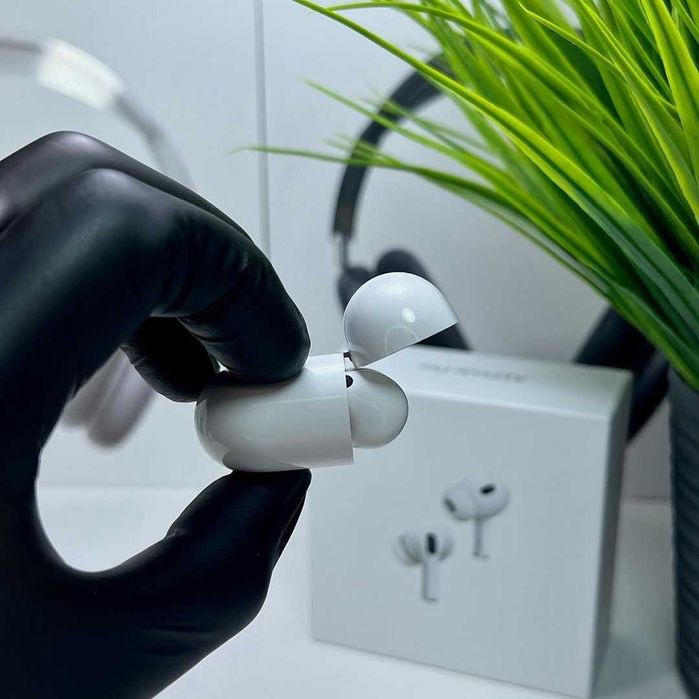 Apple AirPods Pro 2  з активним шумозаглушенням