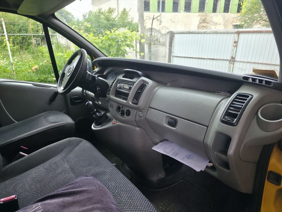 Продати авто Opel Vivaro