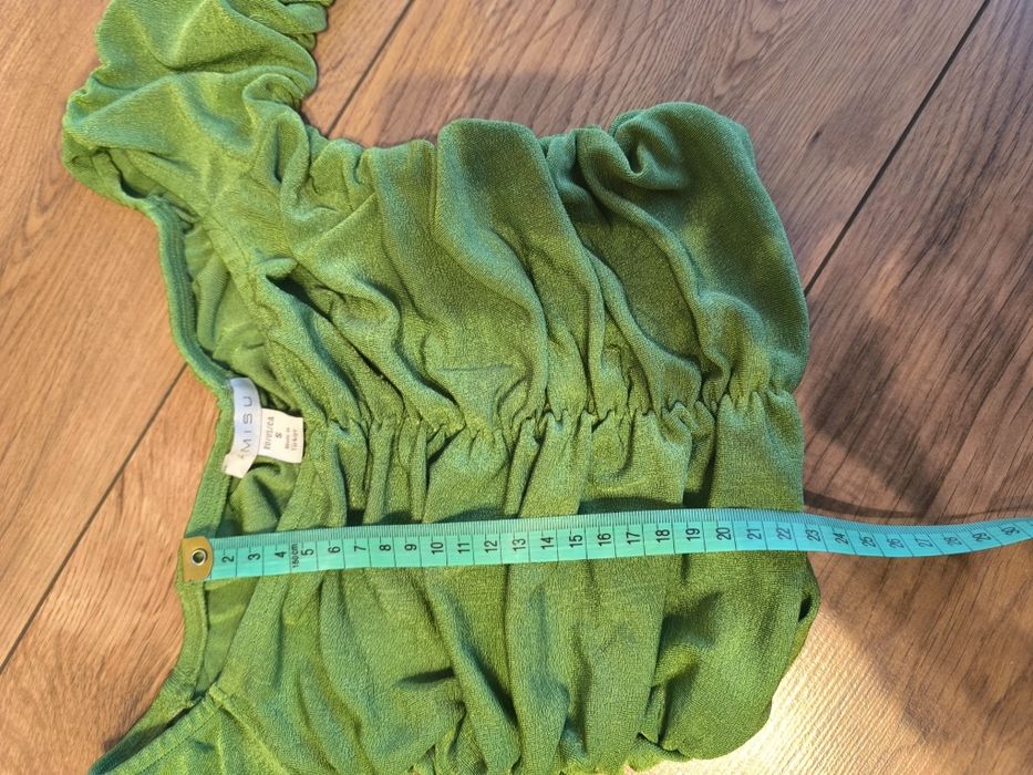 Marszczona elastyczna bluzeczka z długim rękawem Amisu rozmiar s w kol