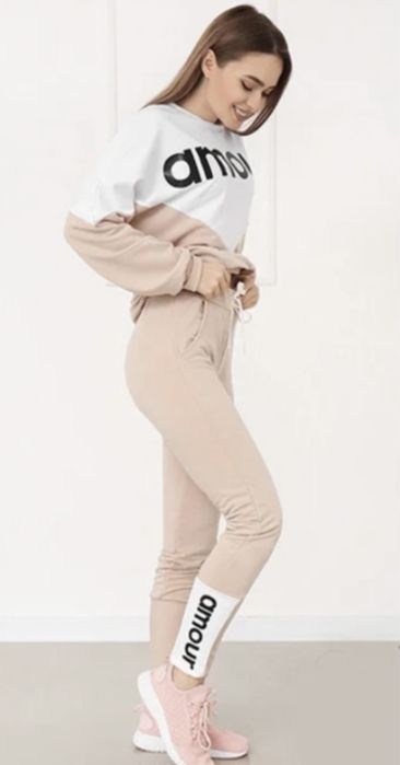 Женский спортивный трикотажный комтюм 42-44 размер