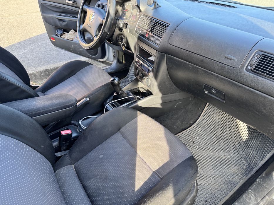 Продам volkswagen golf 4. 1.6. 2002р.