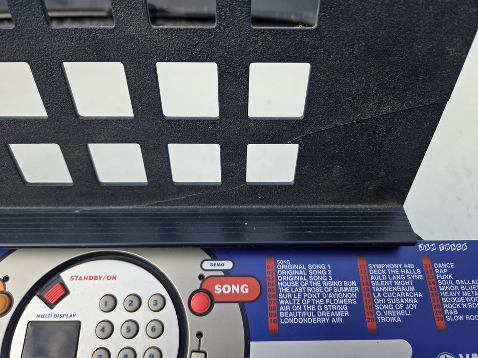 синтезатор Yamaha PSR-74.