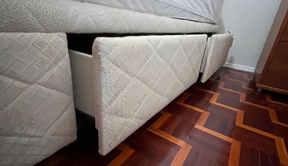 Double bed base - Base de cama dupla best offer to go before end date of the
