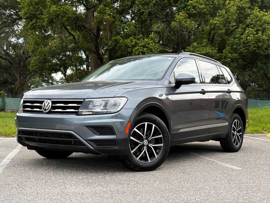 Volkswagen Tiguan      2021