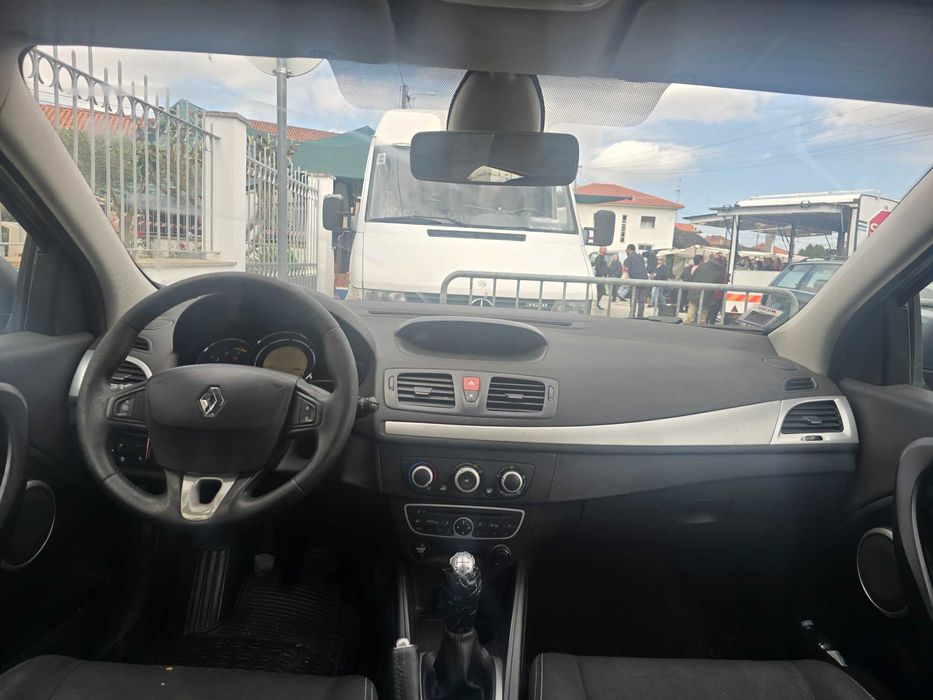 Renault megane 1500 dci 967 712 576