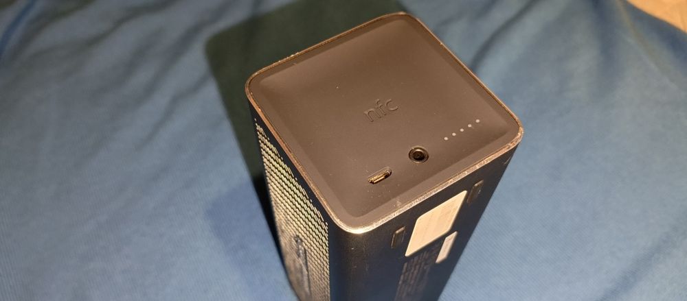 Блютуз колонка Harman Kardon.