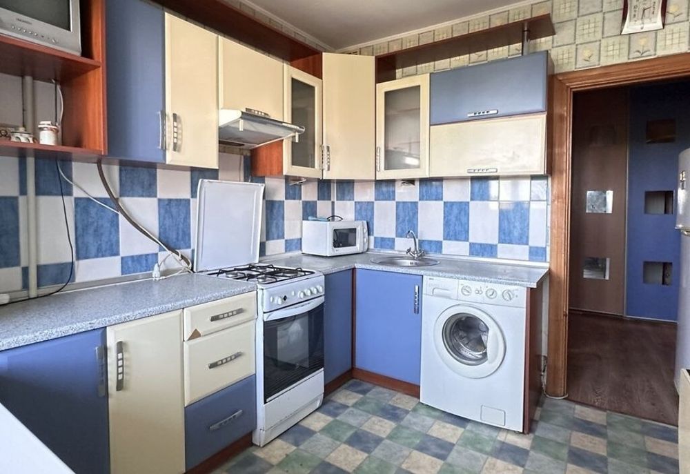 Продаж 2к  квартири 54 кв м пров. Незалежності