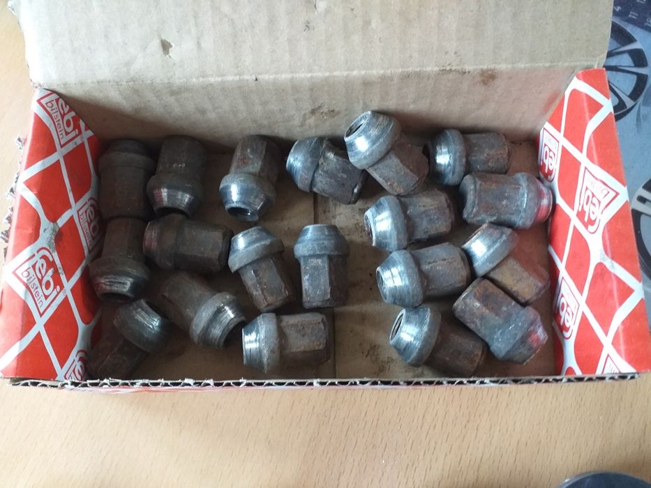 toyota dekielki,kołpaki do alu 4szt