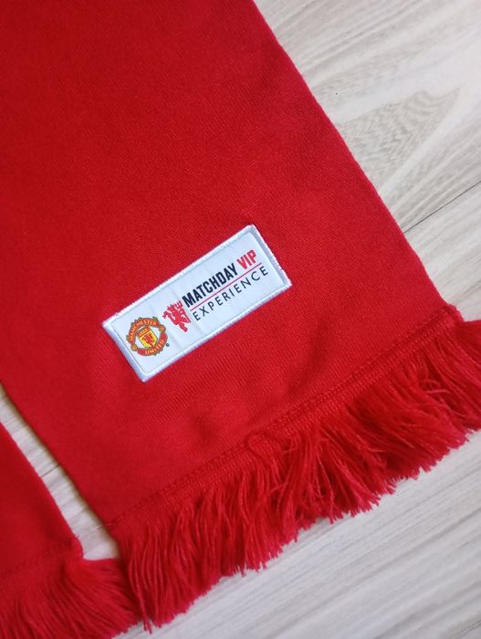Szalik kibica Manchester United VIP matchday