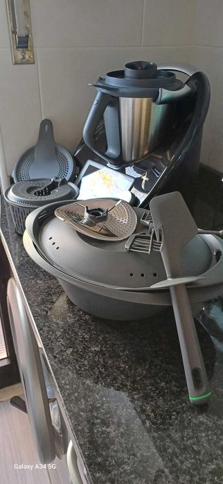 Vendo bimby com 3 anos como nova 700€