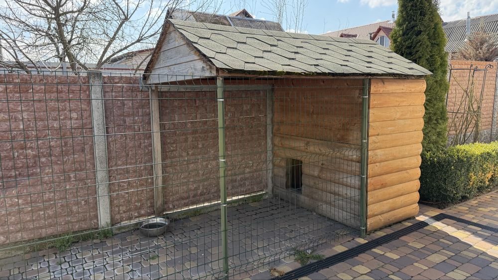 Продам утеплену собачу велику будку з навісом