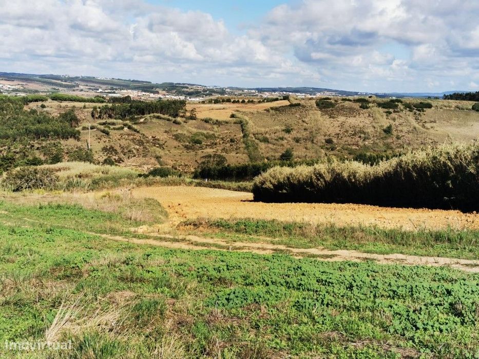 Terreno com amplas vistas para um projeto turístico!