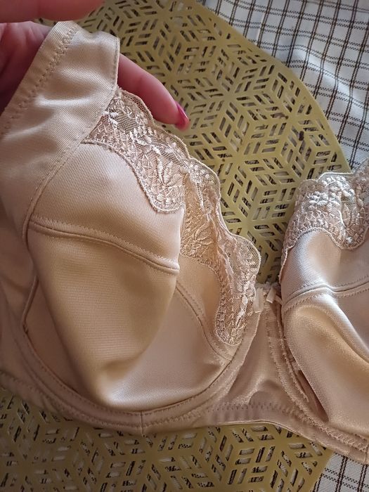 Biustonosz damski rozmiar 80c nowy bez metek