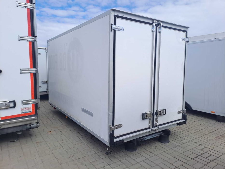 Будка-рефрижератор 3,90 м двохкамерна Carrier Xarios 600 Mt / 400 В з підрамником б/у 2016 р. в.