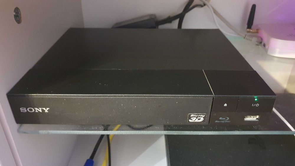 Telewizor Full HD 3D LED 55" PHILIPS 55PFT6550/12 + SONY Blu-ray 3D