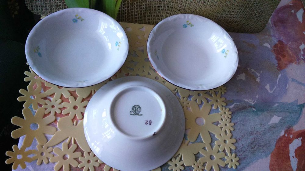 PRL Bogucice miseczki porcelana 3 sztuki, średnica 14 cm