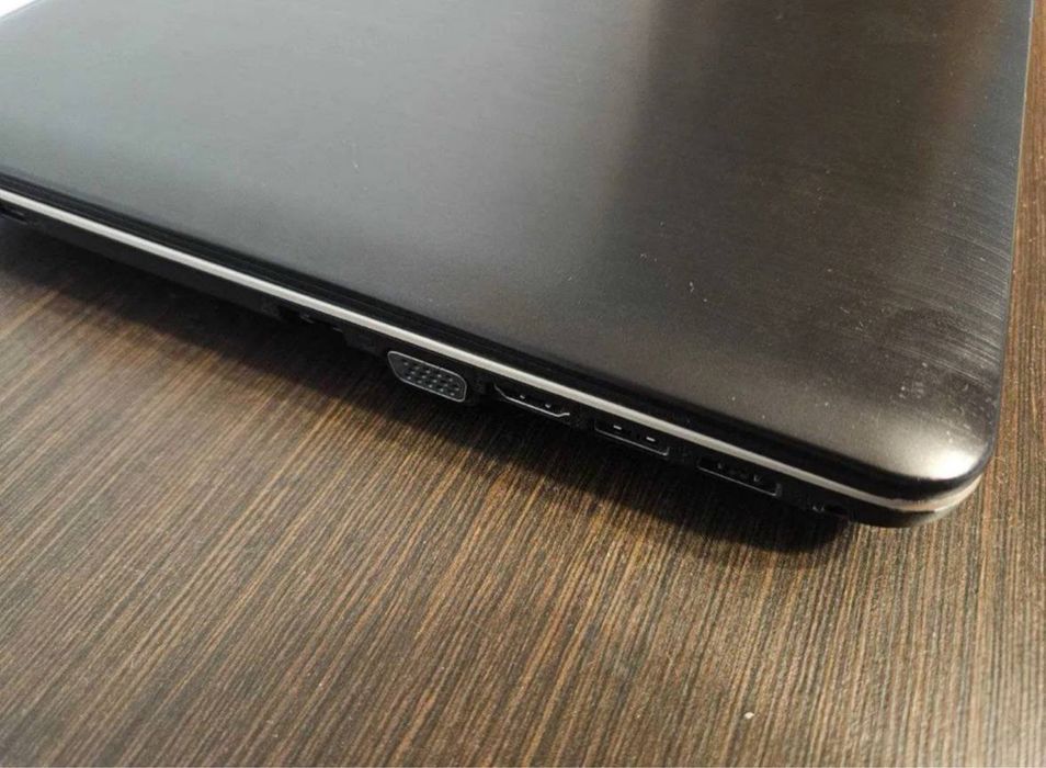 Sprzedam laptop ASUS
