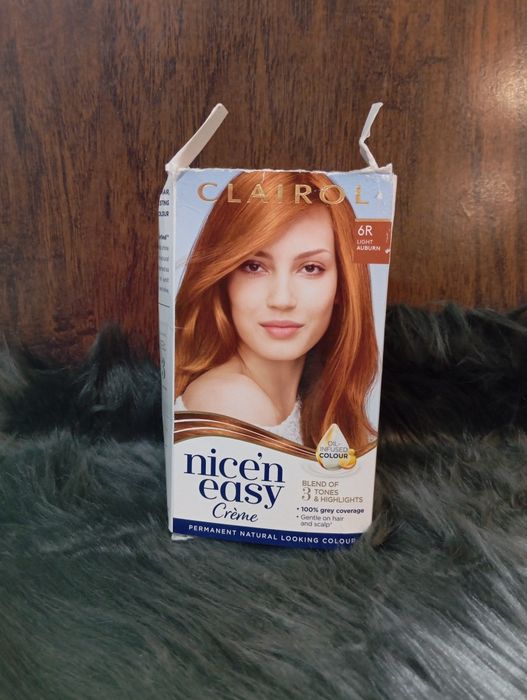 Farba do włosów Clairol 6R