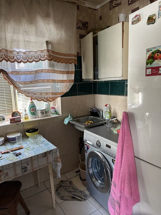 Поодається частина будинку