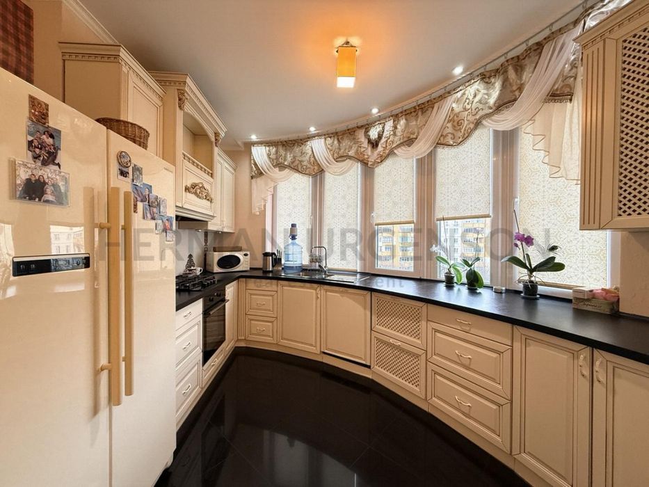 Продаж 5к квартири 122 кв. м /  вул. Богомольця, ЖК Сакура