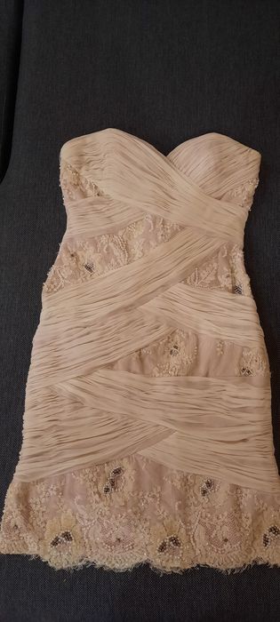 Нежно-кремовое платье на стройную девушку размер S/6/44