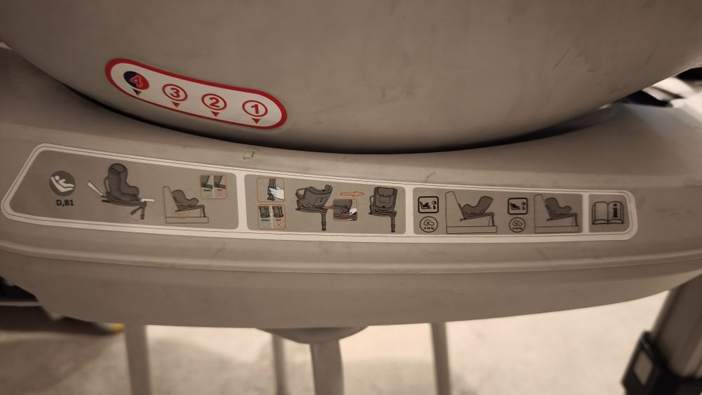 Vendo cadeira rotativa 360 com isofix