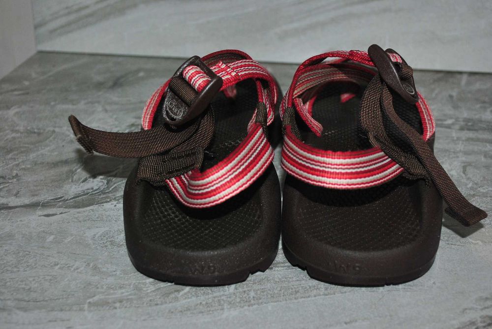 chaco босоножки 40 размер на девочку