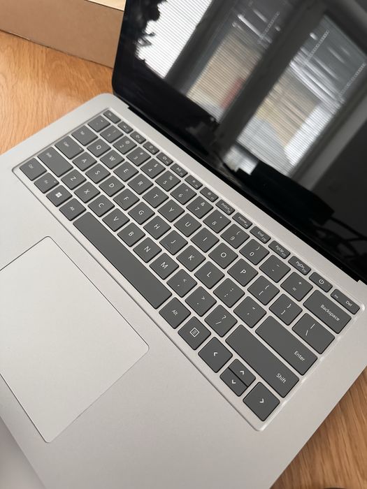 Microsoft Surface Laptop Studio RTX3050TI  i7 32GB ram 1TB SSD st.doku