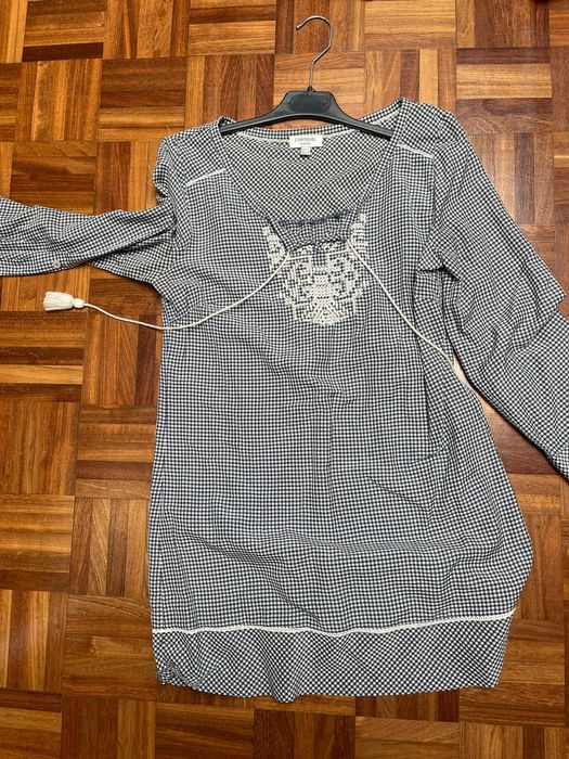 Casacos e vestidos