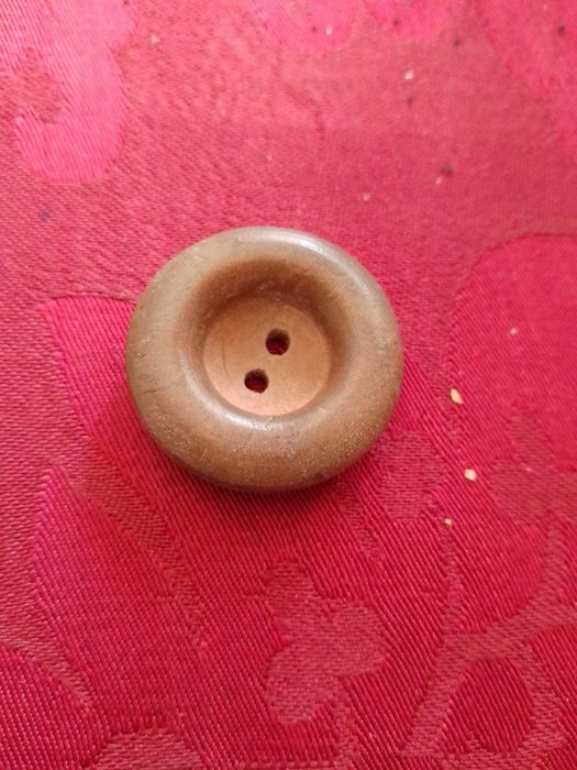 Louis Collection -Estatueta Mae e Filho-10E- Botao Vintage-2E Desde 2E