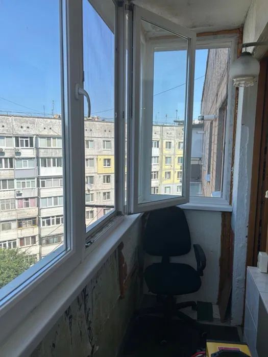 Продам гарну трикімнатну квартиру р-н Ковалівка.