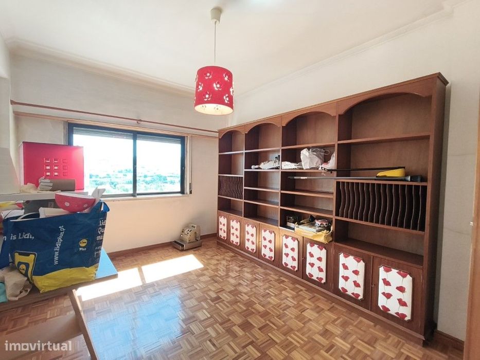 Apartamento T3 no Infantado (Loures) com Arrecadação