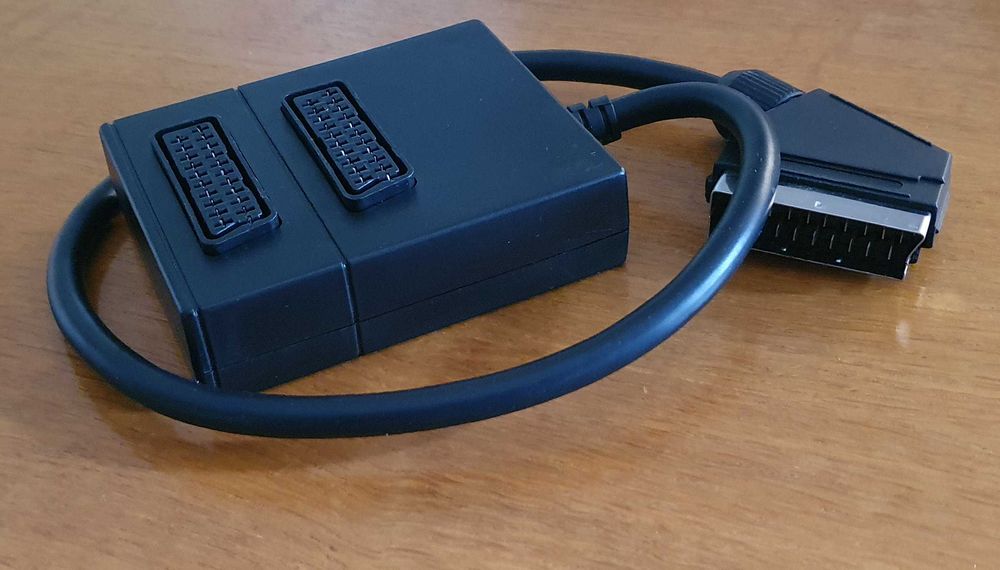 SCART Splitter – 2 Inputs to 1 Output64740751804673121