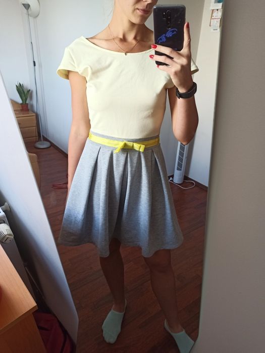 Urocza sukienka z kokardką r S/M