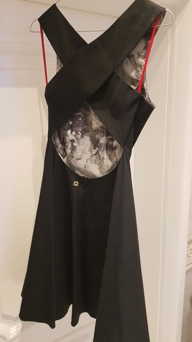 Czarna sukienka Tiffi oryginalne plecy z podszewką