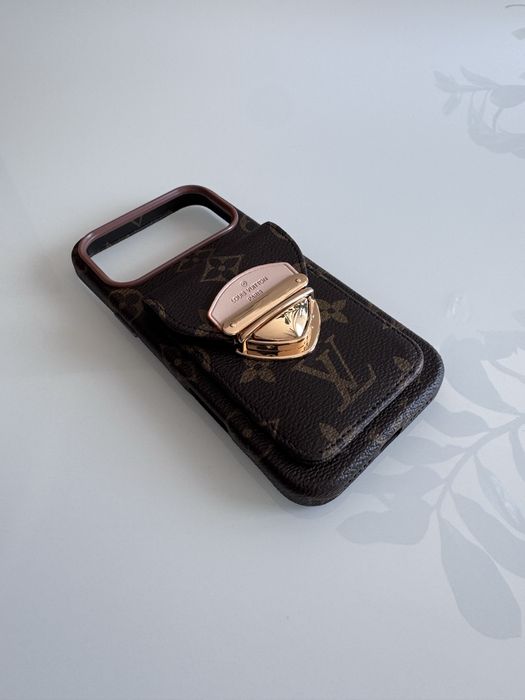 Piekne etui na telefon Iphon 17 pro max