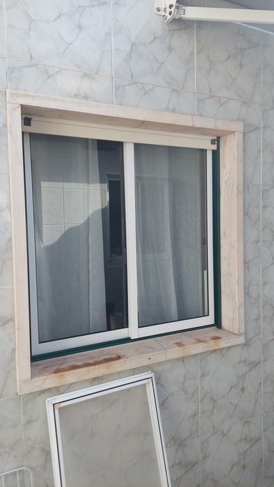 2 Janelas de aluminio64738749136257120