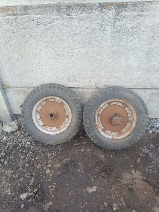 Продам два колеса зі ступецями