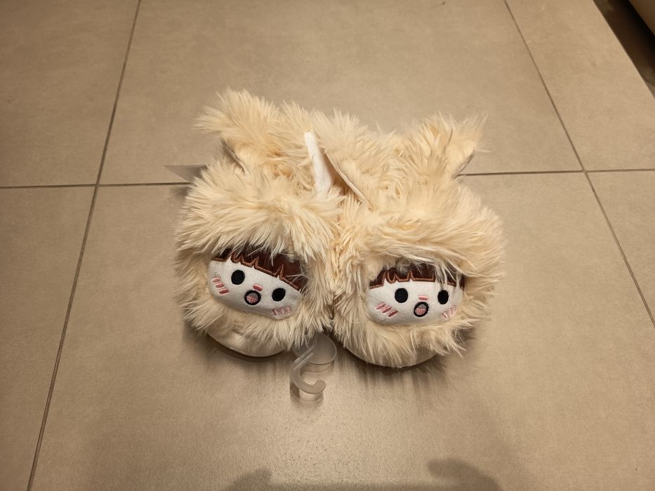 Nowe jasne kapcie buty futrzane