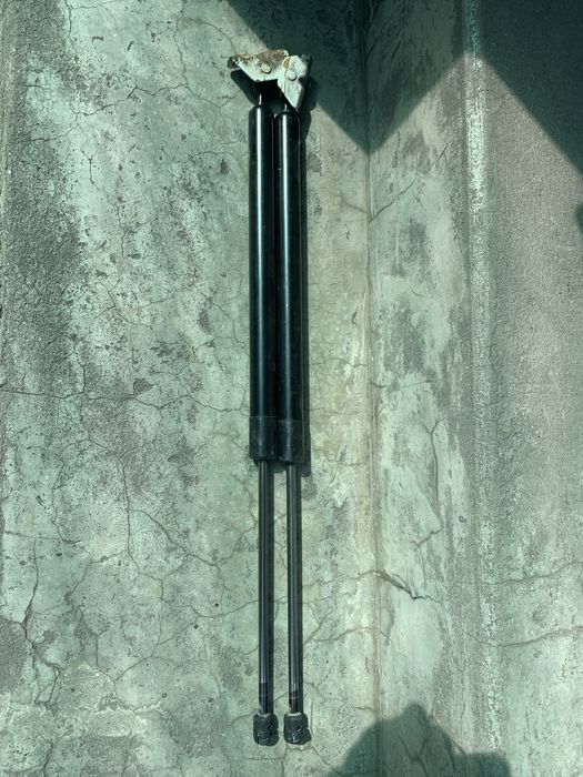 На т -4 Vw стойки задн ляды ,ролики бок двери, пыльник на коробку пере