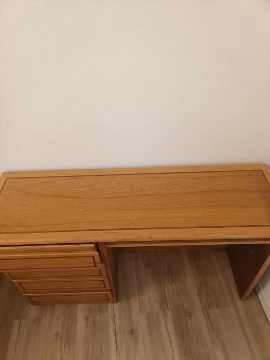 Secretária em segunda mão