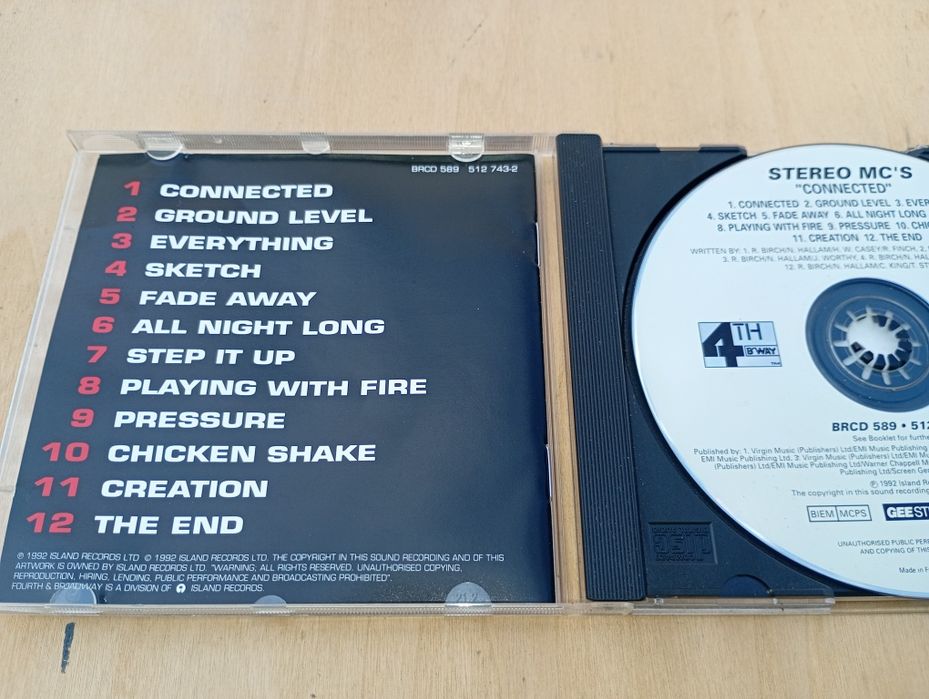 CD Stereo Mc's connected