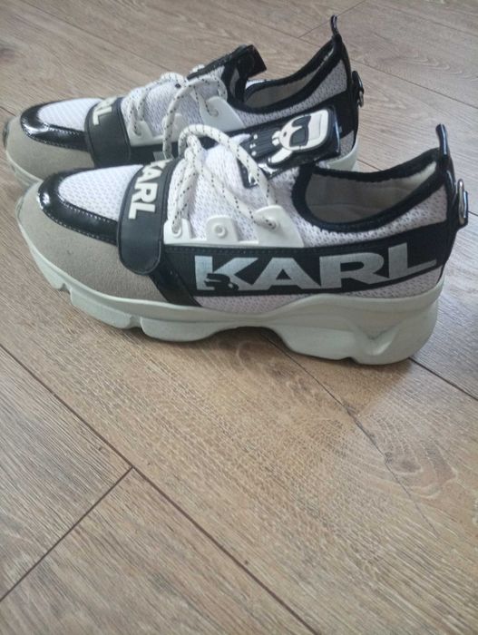 Buty sportowe damskie
