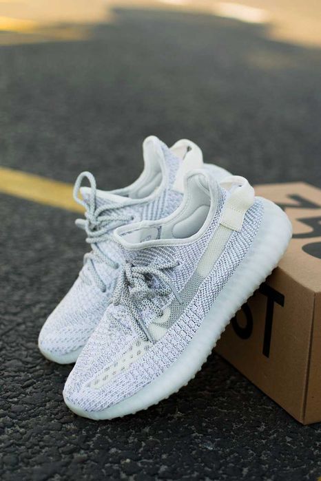 Женские кроссовки Adidas Yeezy 350 Static Reflective. Размеры 36-41