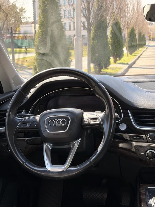 Продам Audi Q7 3.0 2017 без дтп
