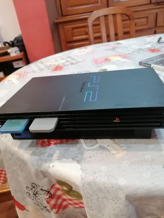 PS 2,Impecável, com 6 jogos