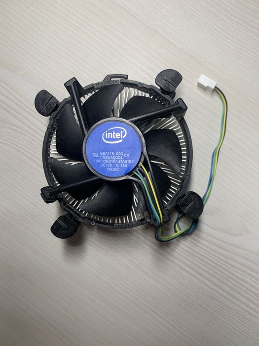 Процесор Xeon E3-1240 v5