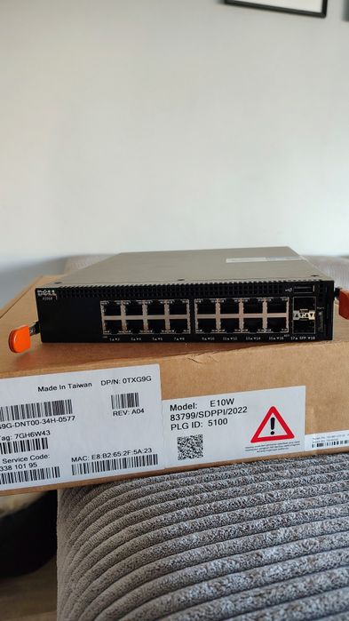 Switch Dell x1018 16 portów rj45 GB i 2x SFP